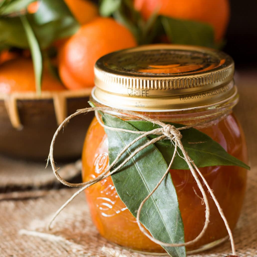 mandarin marmalade in a jar