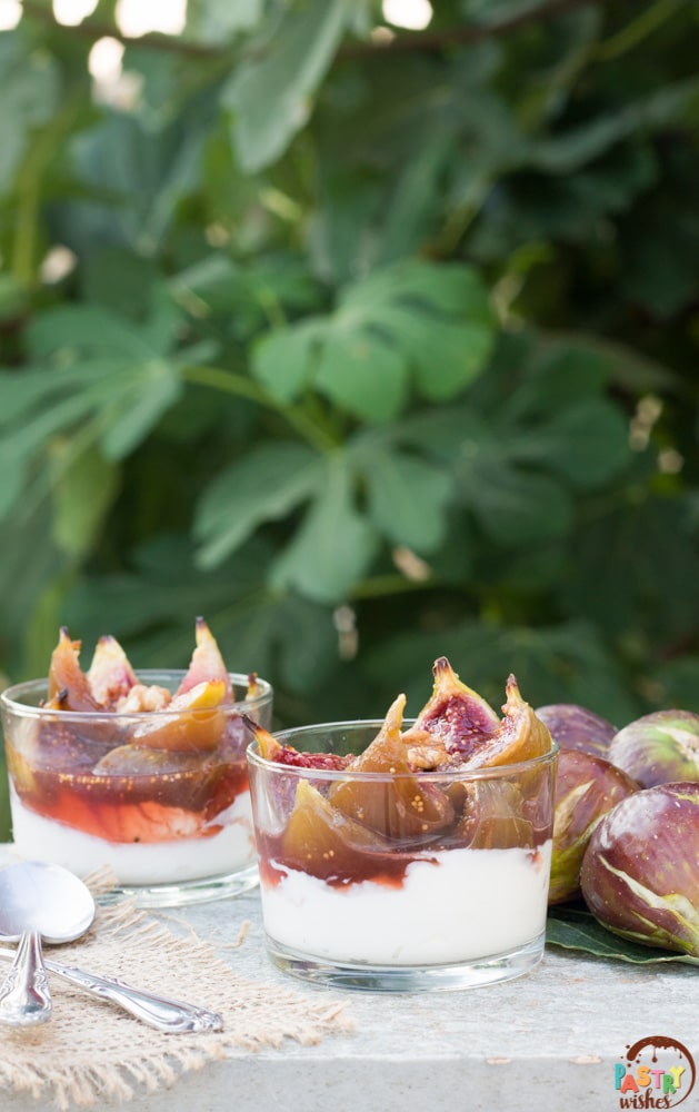 baked figs with Greek yogurt